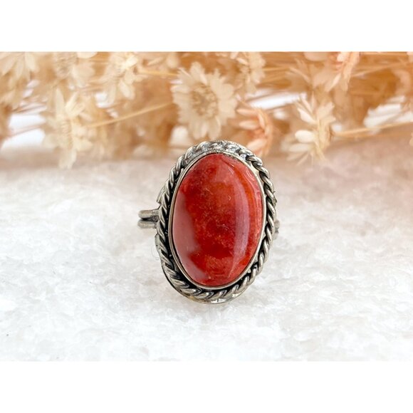 Spiney Oyster Stone Cabochon Silver Toned Adjustable Vintage Ring - sz 6.25 - Picture 2 of 9